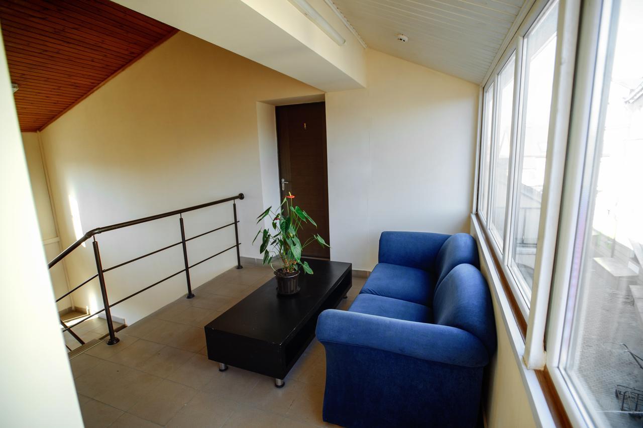 Your Hostel تشيسيناو المظهر الخارجي الصورة
